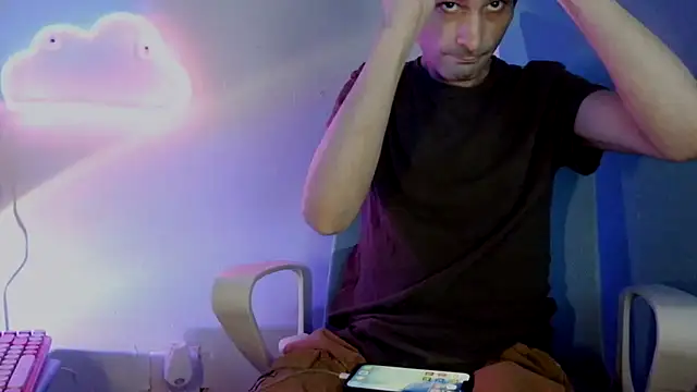 highinhtxx online show from June 2026 12:05:01 AM