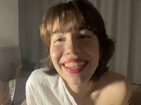 Snapshot of Sexy_frie chatting on October 2025 05:57:02 PM Sexy frie online show from October 2025 05:57:02 PM