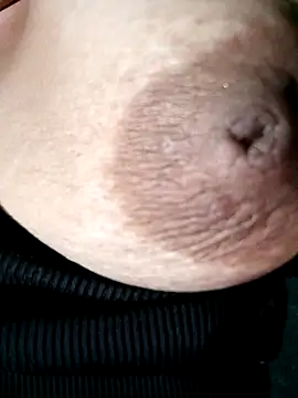 Hotmommax online show from February 2026 08:40:02 PM