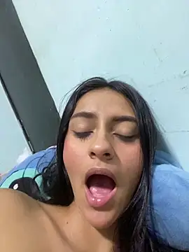 Snapshot of miluwatson chatting on October 2025 02:14:02 AM miluwatson online show from October 2025 02:14:02 AM