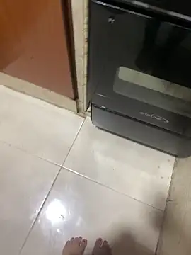 Snapshot of miluwatson chatting on November 2025 11:37:02 PM miluwatson online show from November 2025 11:37:02 PM