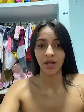 Snapshot of miluwatson chatting on November 2025 03:49:01 AM miluwatson online show from November 2025 03:49:01 AM