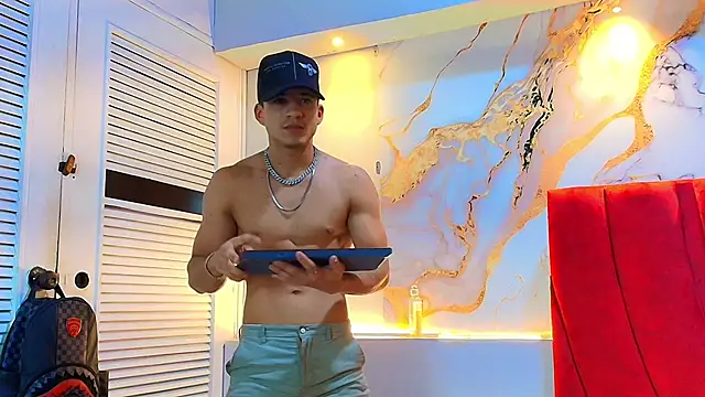 Snapshot of daniscot chatting on October 2025 03:48:02 AM daniscot online show from October 2025 03:48:02 AM