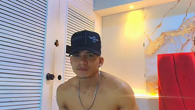 Snapshot of daniscot chatting on October 2025 03:51:02 AM daniscot online show from October 2025 03:51:02 AM