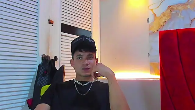 Snapshot of daniscot chatting on October 2025 03:53:02 AM daniscot online show from October 2025 03:53:02 AM