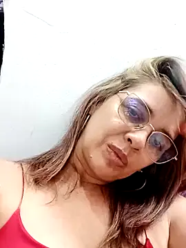 Snapshot of AdiniTA__Hot chatting on October 2025 08:39:02 PM AdiniTA Hot online show from October 2025 08:39:02 PM
