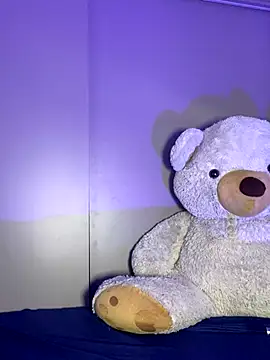 Snapshot of EmilyZuits chatting on October 2025 08:50:02 PM EmilyZuits online show from October 2025 08:50:02 PM