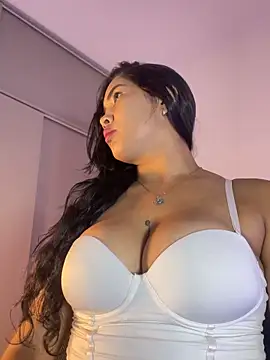 Snapshot of EmilyZuits chatting on October 2025 09:50:01 PM EmilyZuits online show from October 2025 09:50:01 PM