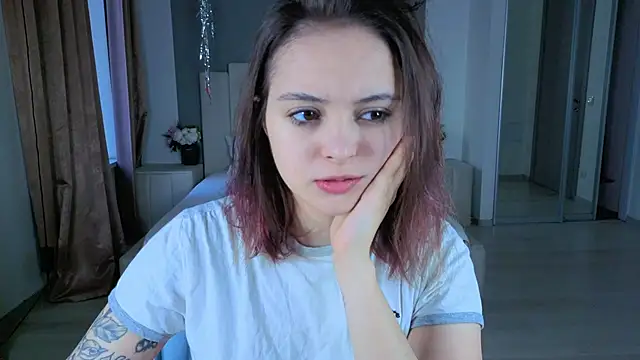 Snapshot of _EVA_GREEN chatting on October 2025 12:25:01 PM EVA GREEN online show from October 2025 12:25:01 PM