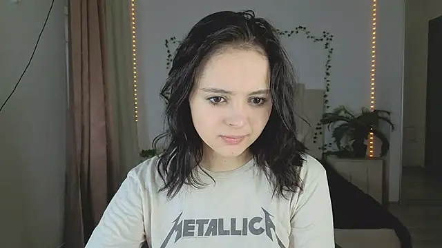 Snapshot of _EVA_GREEN chatting on November 2025 11:34:01 AM EVA GREEN online show from November 2025 11:34:01 AM