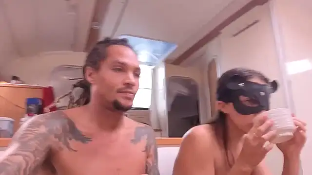 Snapshot of Monk_and_Mia chatting on November 2025 01:18:02 PM Monk and Mia online show from November 2025 01:18:02 PM