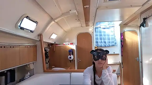 Monk and Mia online show from April 2026 07:36:02 AM