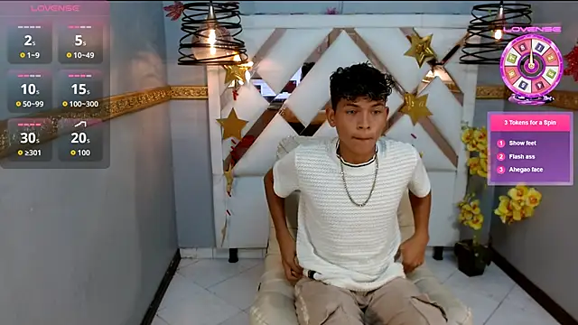 Snapshot of Sammy_Millers chatting on October 2025 07:09:02 PM Sammy Millers online show from October 2025 07:09:02 PM