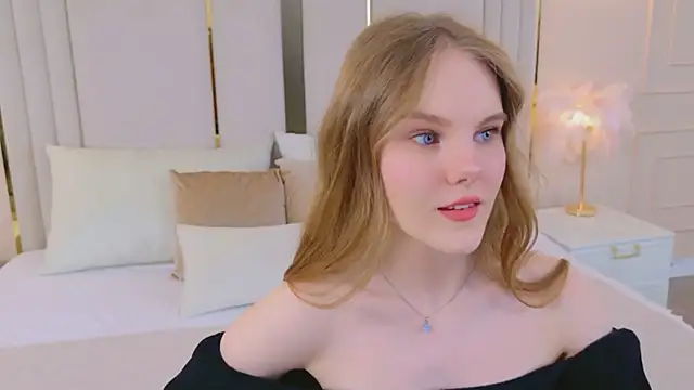 Lili Lohan online show from May 2026 05:02:02 AM