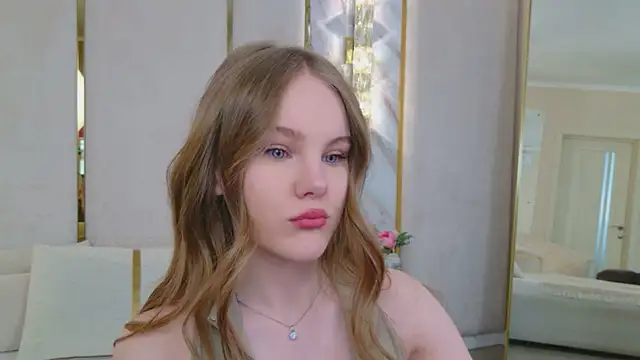 Lili Lohan online show from May 2026 05:04:01 AM