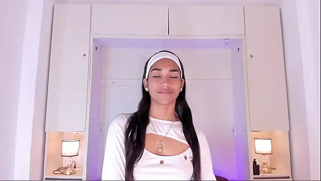 Snapshot of AnahiCollins chatting on October 2025 11:43:01 AM AnahiCollins online show from October 2025 11:43:01 AM