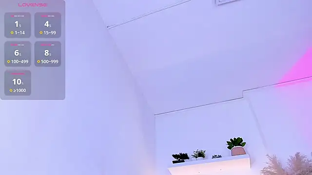 mia juicy  online show from February 2026 02:57:02 PM