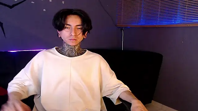 Snapshot of Kuregari_xs chatting on October 2025 03:51:01 AM Kuregari xs online show from October 2025 03:51:01 AM