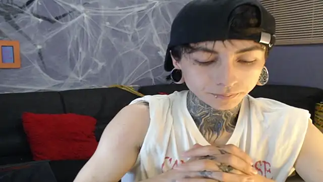 Snapshot of Kuregari_xs chatting on October 2025 06:28:02 AM Kuregari xs online show from October 2025 06:28:02 AM