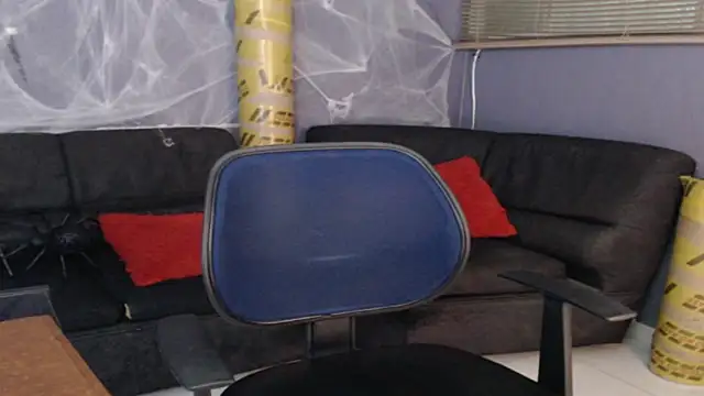 Snapshot of Kuregari_xs chatting on November 2025 04:37:01 AM Kuregari xs online show from November 2025 04:37:01 AM