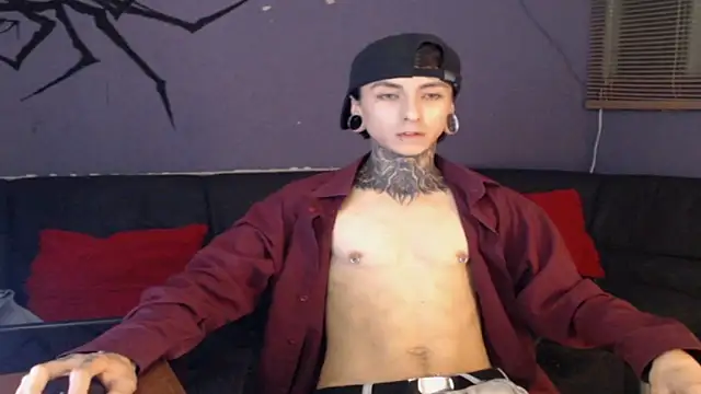 Snapshot of Kuregari_xs chatting on November 2025 10:32:01 PM Kuregari xs online show from November 2025 10:32:01 PM