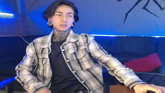 Snapshot of Kuregari_xs chatting on November 2025 04:34:02 AM Kuregari xs online show from November 2025 04:34:02 AM