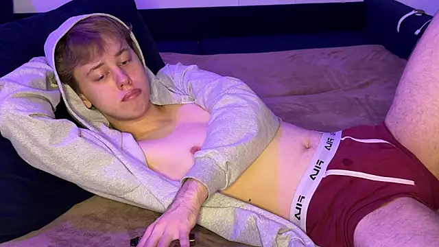 Snapshot of _bee_boy_ chatting on October 2025 06:21:01 PM bee boy online show from October 2025 06:21:01 PM