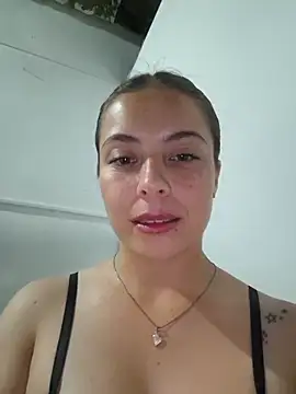 EmmaValencia  online show from May 2026 09:14:01 AM