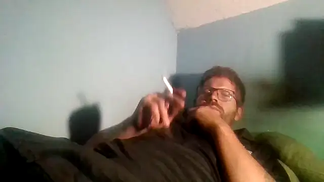 Snapshot of bigdickdaddy6911 chatting on October 2025 02:13:01 AM bigdickdaddy6911 online show from October 2025 02:13:01 AM