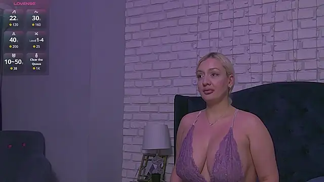 Snapshot of AnastassiaHills chatting on October 2025 12:01:02 PM AnastassiaHills online show from October 2025 12:01:02 PM