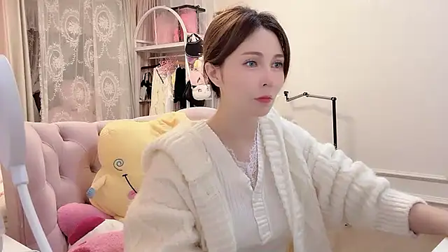 Snapshot of Titi-175 chatting on November 2025 12:07:01 PM Titi-175 online show from November 2025 12:07:01 PM