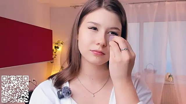 Snapshot of MondoNeko chatting on October 2025 07:18:01 AM MondoNeko online show from October 2025 07:18:01 AM