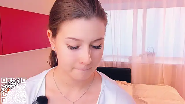 Snapshot of MondoNeko chatting on November 2025 07:08:02 AM MondoNeko online show from November 2025 07:08:02 AM