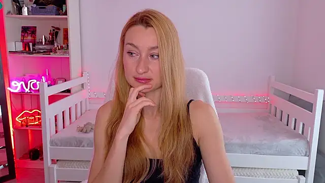 Snapshot of MysticRoxanne chatting on January 2026 10:09:02 AM MysticRoxanne online show from January 2026 10:09:02 AM