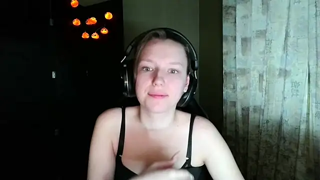 Diana-back online show from December 2025 12:12:02 PM