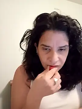 Snapshot of MoritaSalvaj chatting on October 2025 10:43:02 PM MoritaSalvaj online show from October 2025 10:43:02 PM