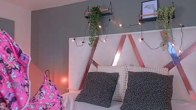 Julietasweett   online show from October 2025 12:06:01 PM