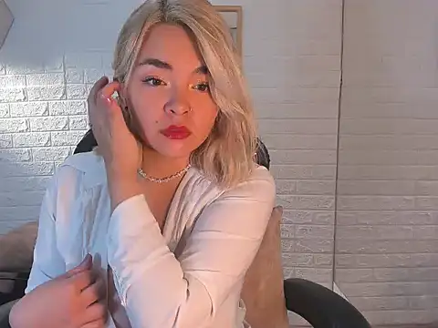 Snapshot of Eily_Blunts chatting on October 2025 12:36:02 PM Eily Blunts online show from October 2025 12:36:02 PM