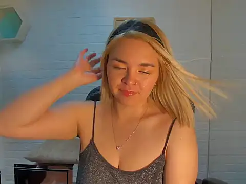 Snapshot of Eily_Blunts chatting on October 2025 07:58:02 PM Eily Blunts online show from October 2025 07:58:02 PM