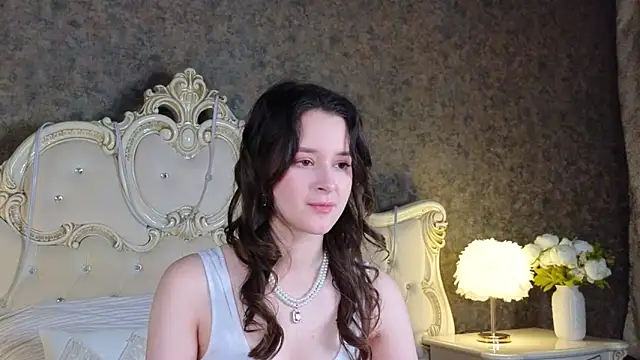 Snapshot of EvaSwen chatting on October 2025 09:42:02 PM EvaSwen online show from October 2025 09:42:02 PM