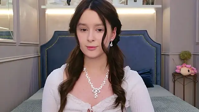EvaSwen online show from June 2026 08:53:02 PM