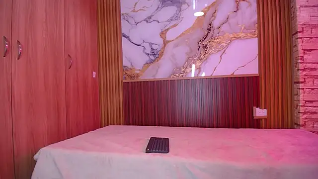 martinasmith303av online show from November 2025 04:29:02 PM