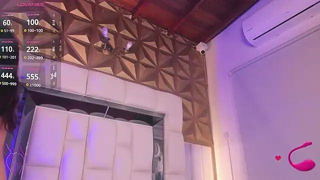 Snapshot of Mia_blumm chatting on October 2025 12:04:02 PM Mia blumm online show from October 2025 12:04:02 PM