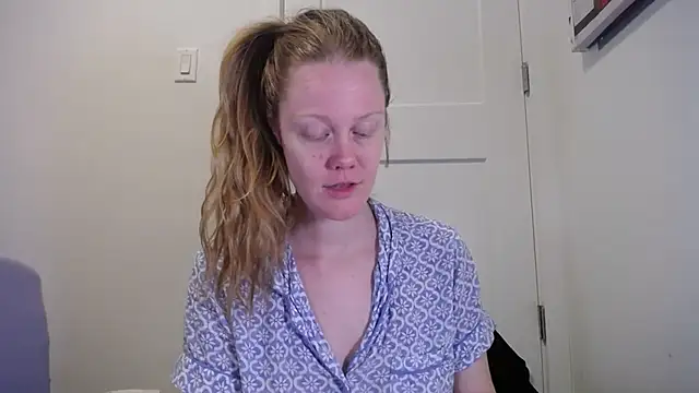 Snapshot of naughtyfox89 chatting on March 2026 03:32:01 AM naughtyfox89 online show from March 2026 03:32:01 AM