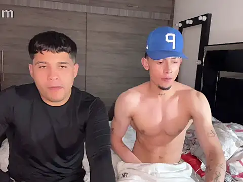 Snapshot of strongManLatino chatting on March 2026 11:45:01 PM strongManLatino online show from March 2026 11:45:01 PM