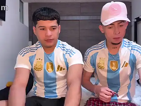 Snapshot of strongManLatino chatting on March 2026 06:11:01 PM strongManLatino online show from March 2026 06:11:01 PM