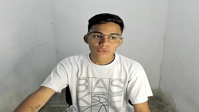 Snapshot of Deivi_colins_23 chatting on October 2025 10:18:01 PM Deivi colins 23 online show from October 2025 10:18:01 PM