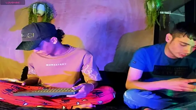 Snapshot of milo_crave chatting on October 2025 12:56:02 PM milo crave online show from October 2025 12:56:02 PM