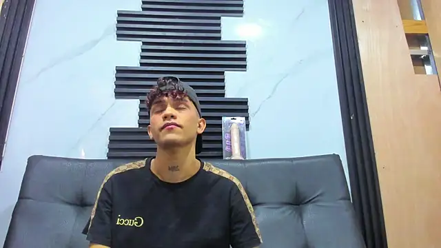 Snapshot of milo_crave chatting on October 2025 12:57:02 PM milo crave online show from October 2025 12:57:02 PM