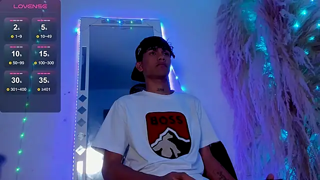 Snapshot of milo_crave chatting on October 2025 07:16:02 PM milo crave online show from October 2025 07:16:02 PM